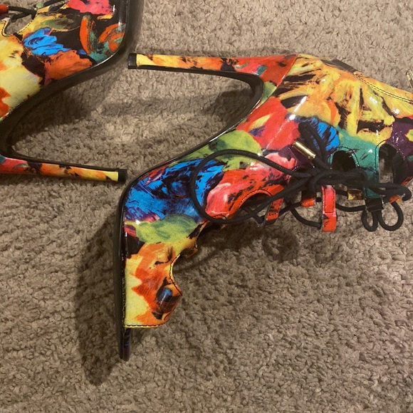 Womens Steve Madden lace up hells size 7.5 - Picture 4 of 4